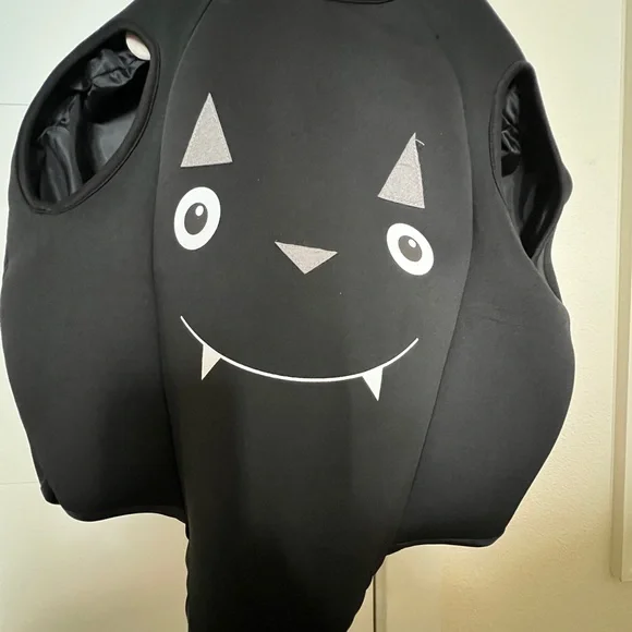Zara kids' Halloween Bat costume. - Picture 2 of 4